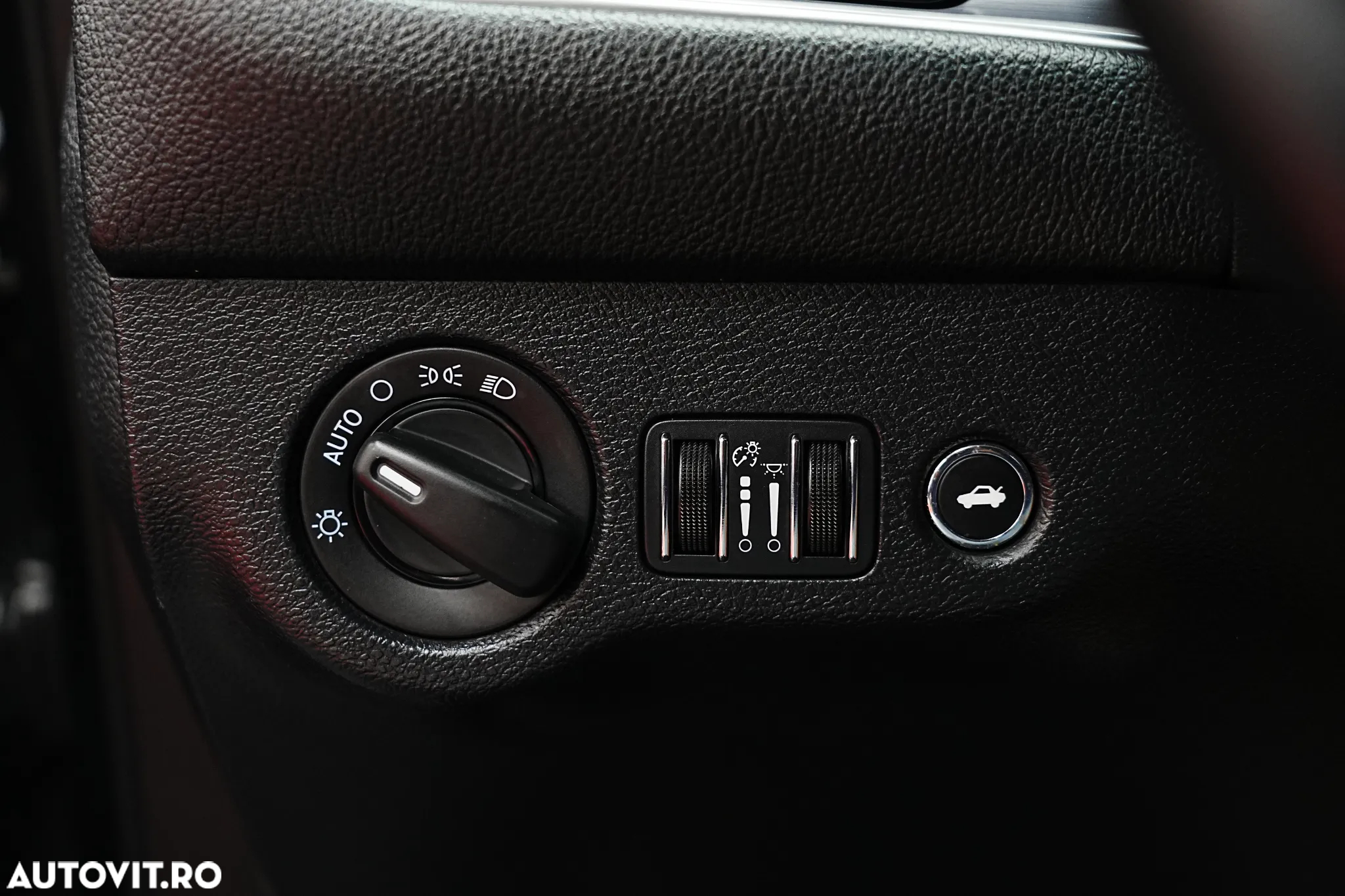 Dodge Challenger Automatik SXT Plus - 36