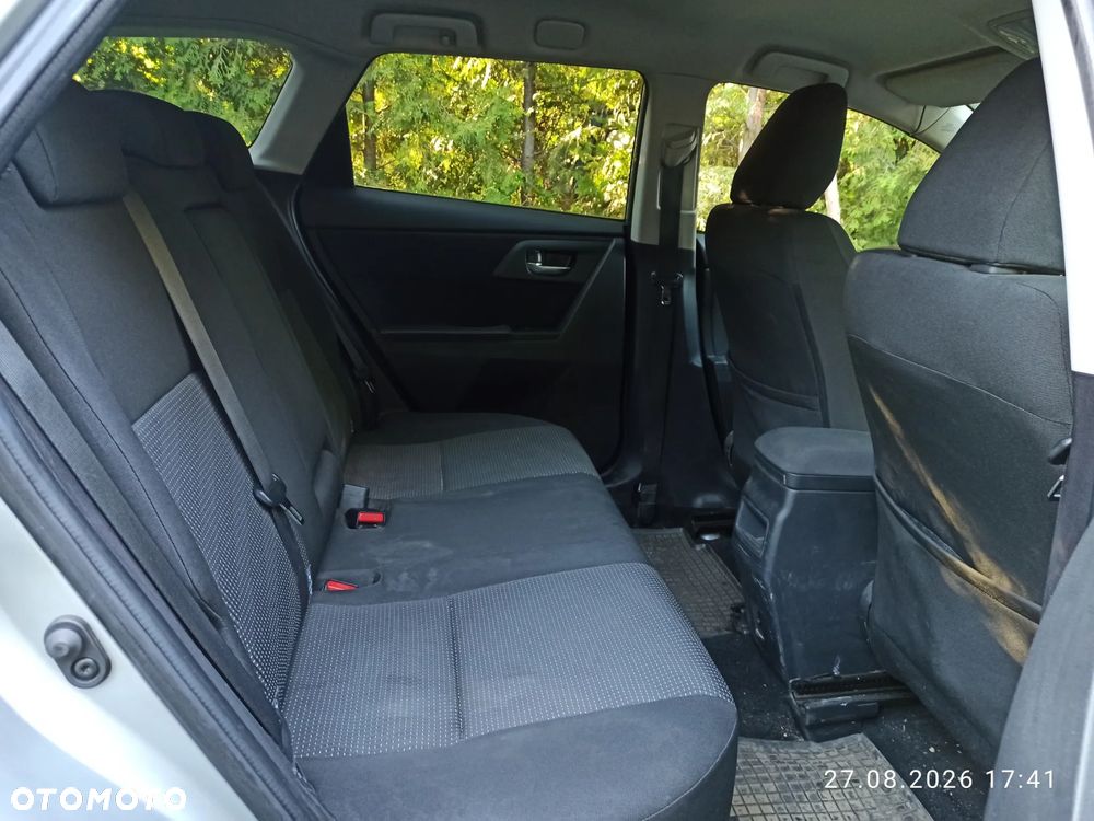 Toyota Auris 1.6 Premium MS - 12