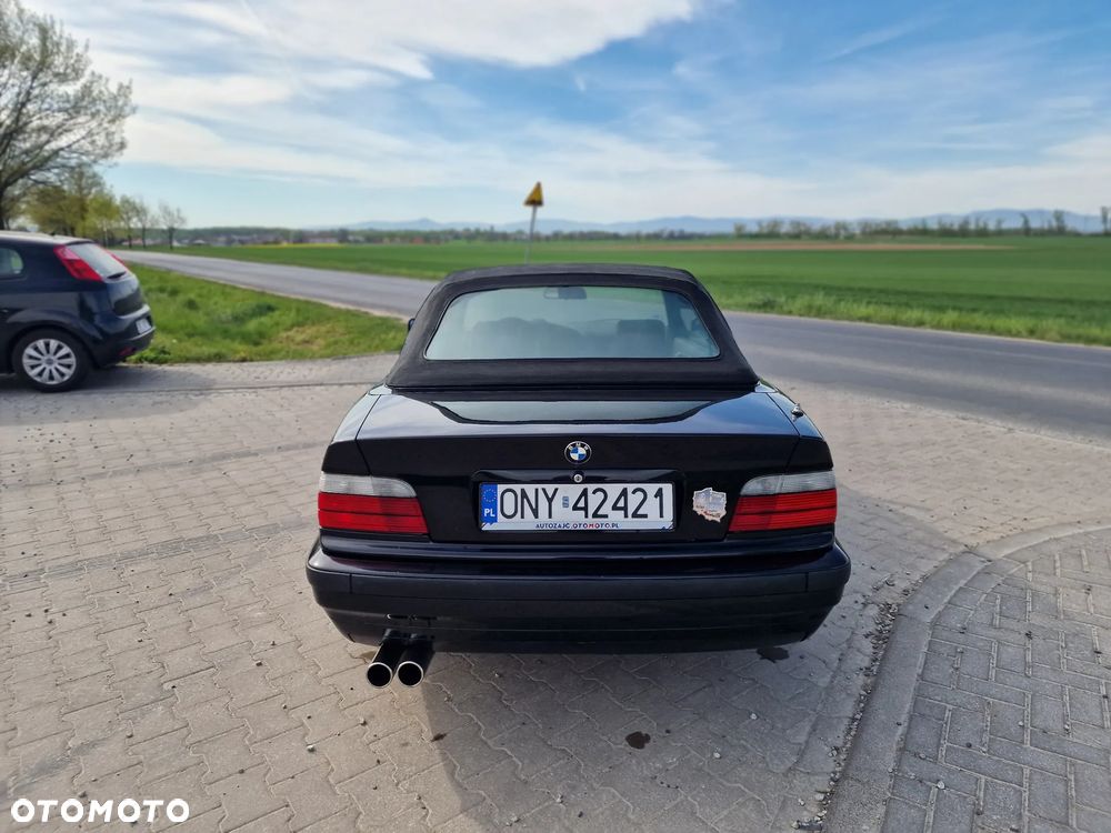 BMW Seria 3 328i - 12