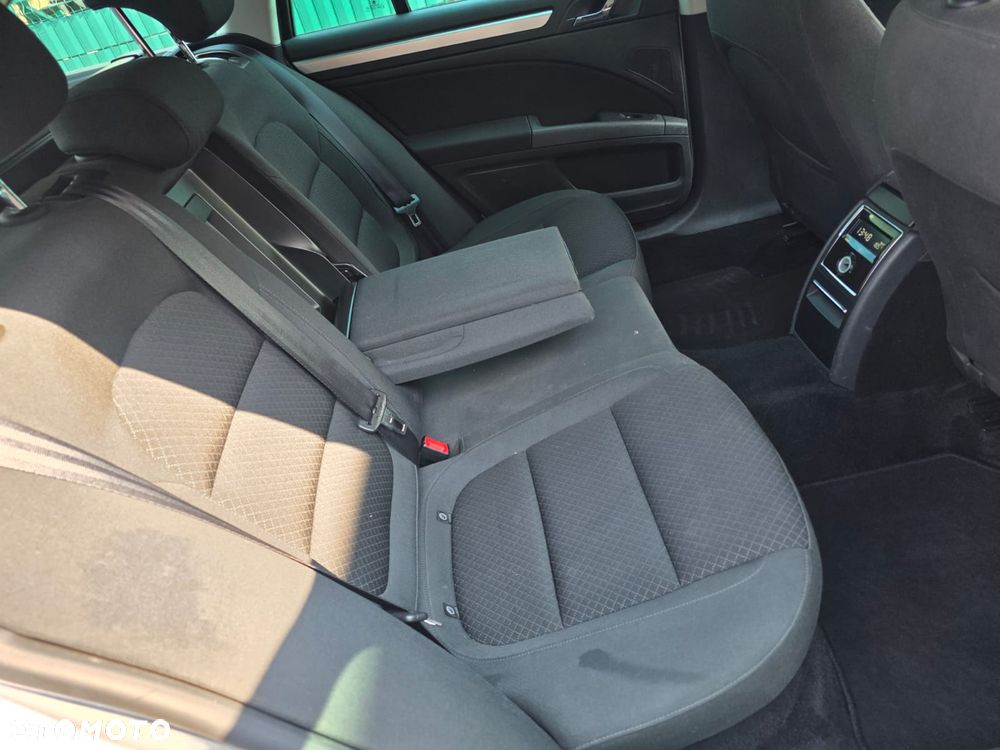 Skoda Superb 2.0 TDI DSG Comfort - 11