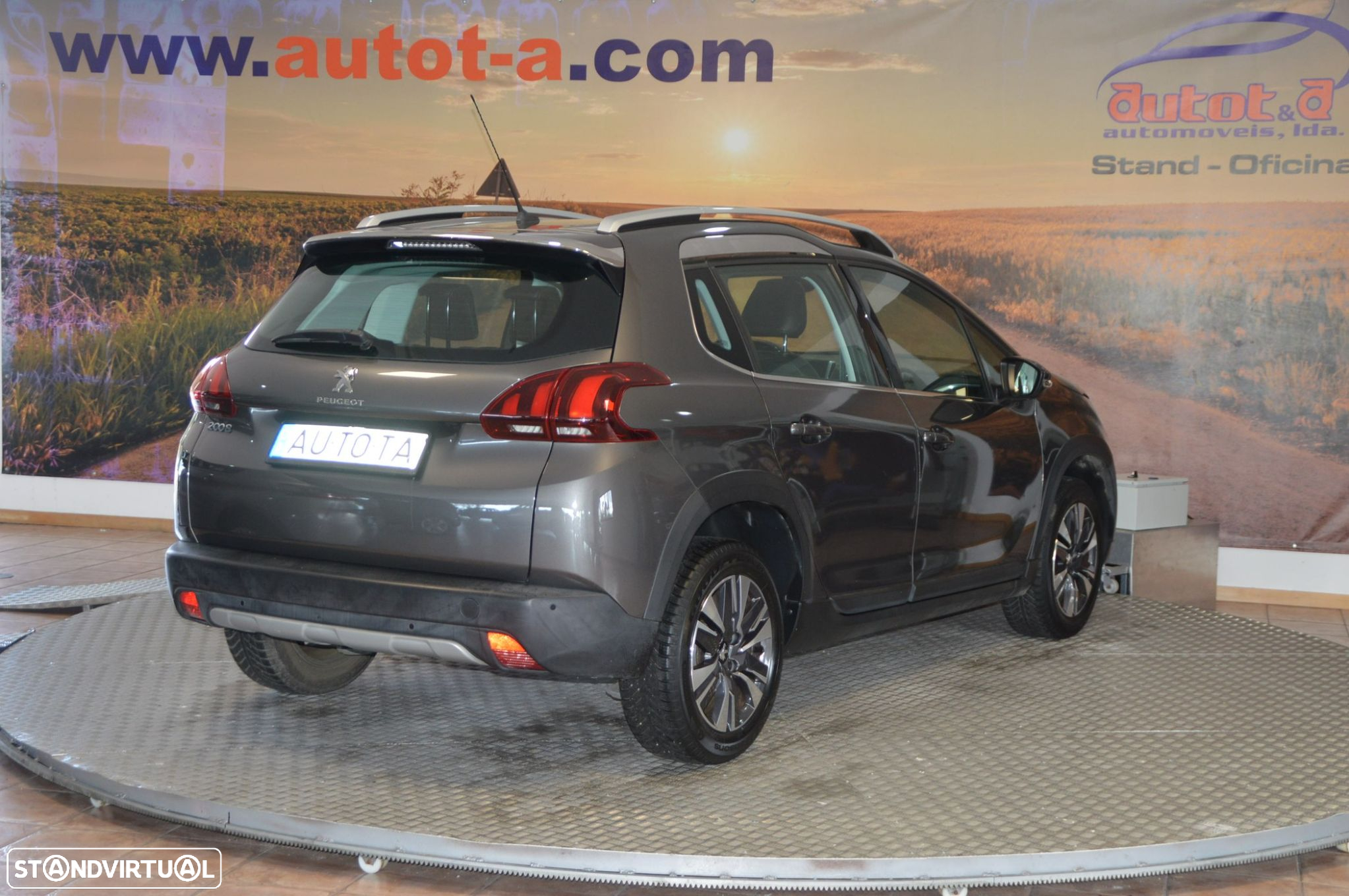Peugeot 2008 1.2 PureTech Allure - 5