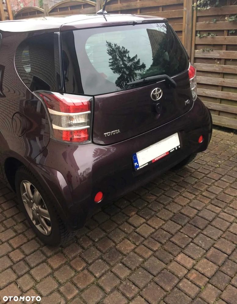 Toyota iQ - 3