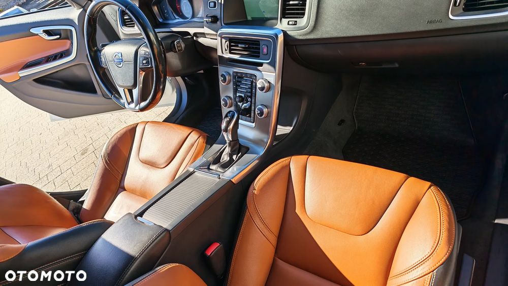 Volvo V60 D4 Geartronic Momentum - 29