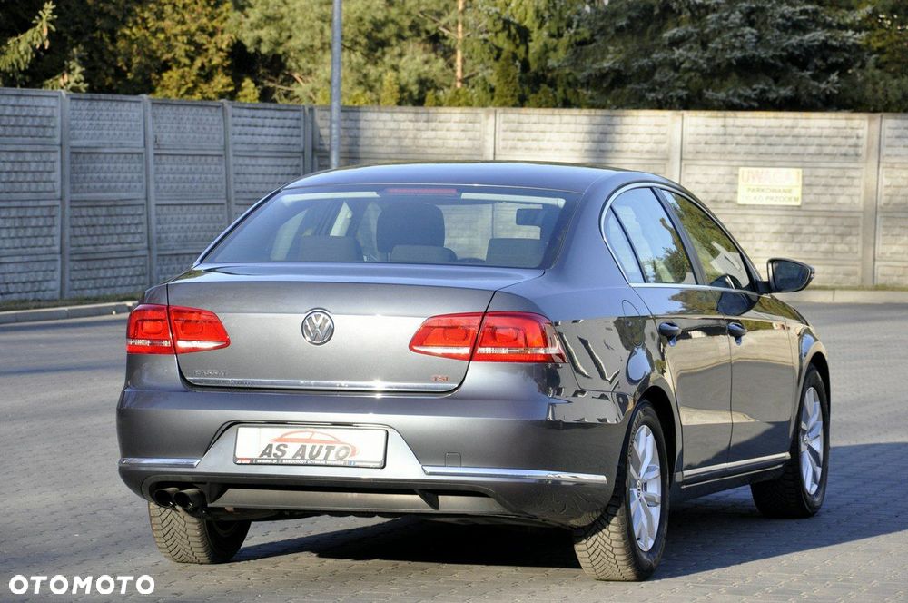 Volkswagen Passat 1.8 TSI Comfortline - 4