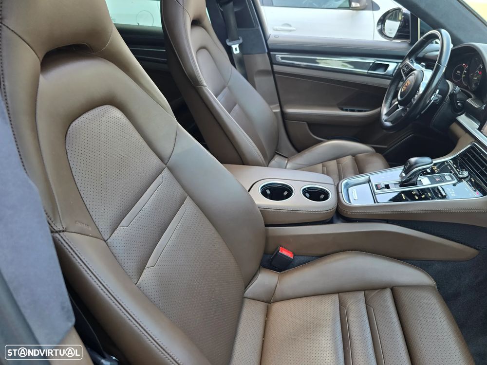 Porsche Panamera 4 E-Hybrid - 18