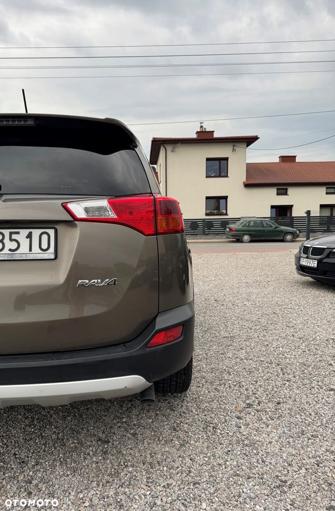 Toyota RAV4 2.0 D-4D Premium - 11