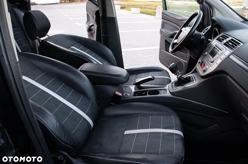 Ford Kuga 2.0 TDCi 4x4 Trend - 26