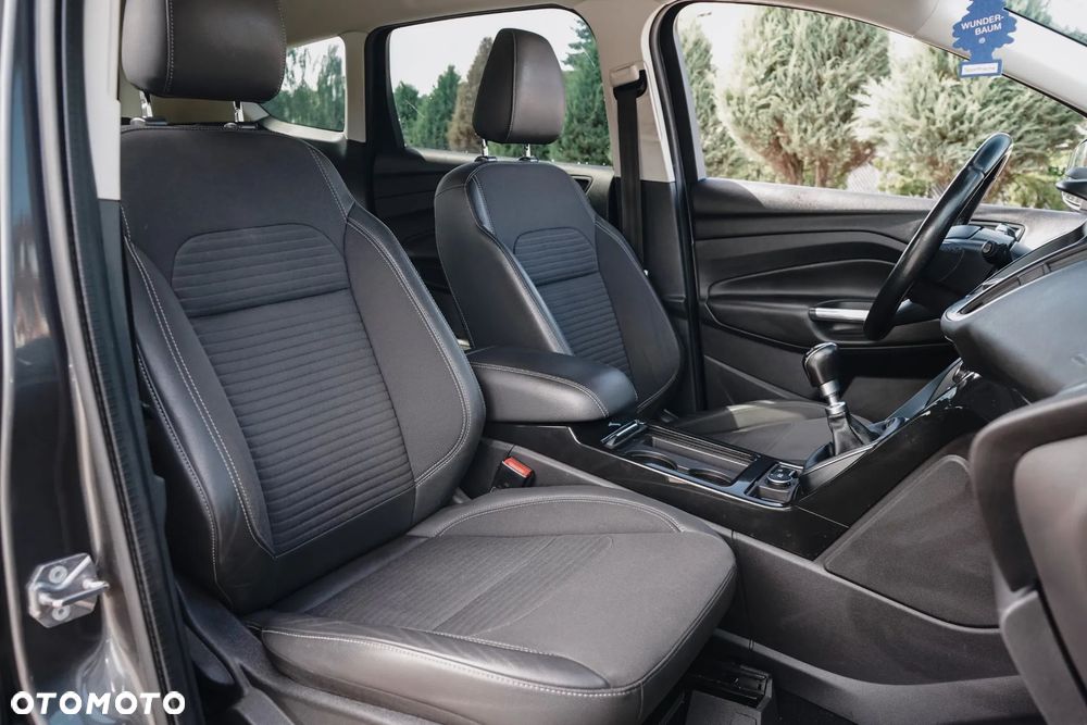 Ford Kuga 2.0 TDCi 4x4 Titanium - 19