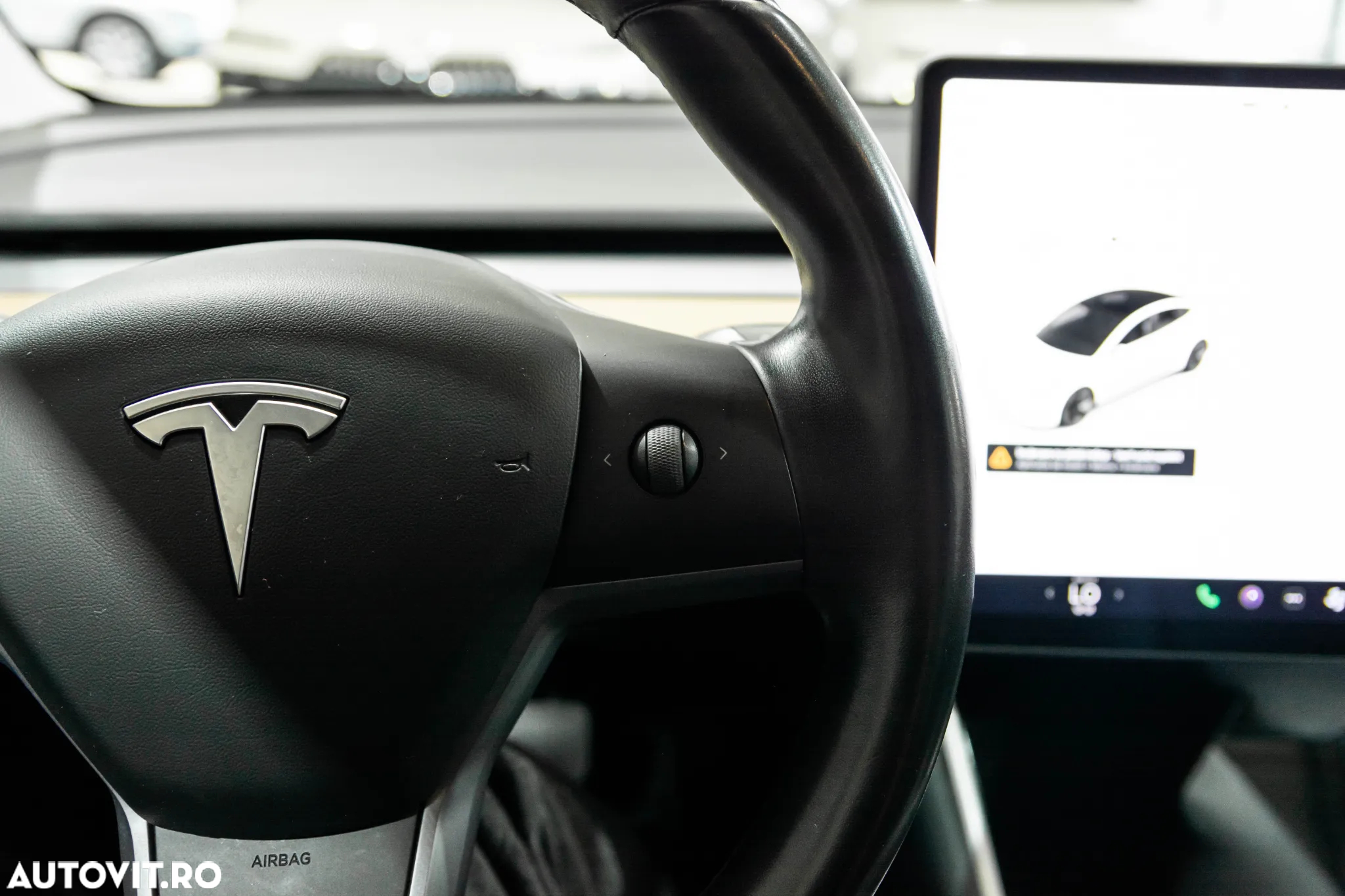 Tesla Model 3 Long Range - 26