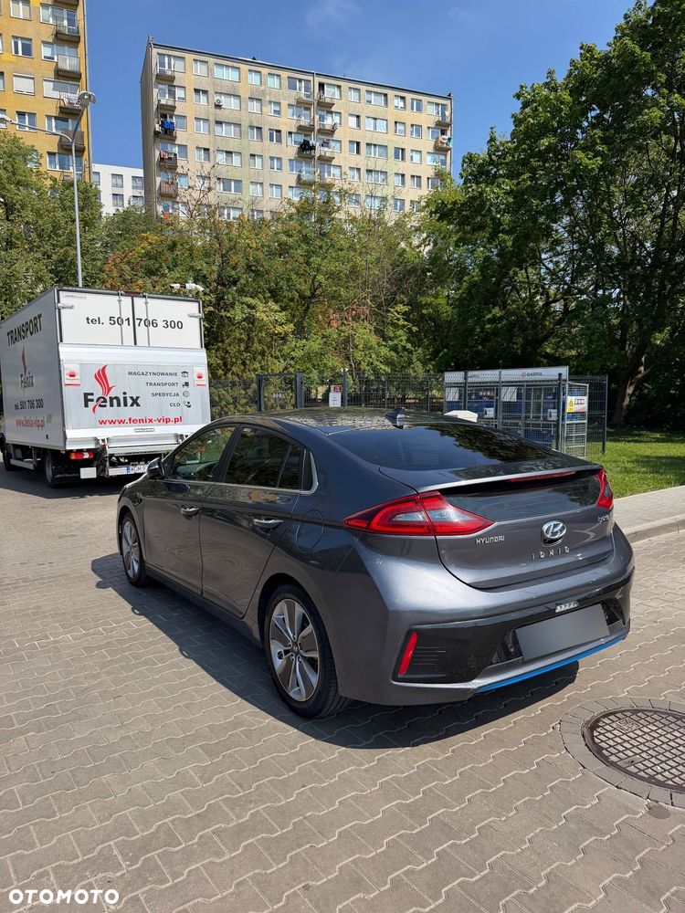 Hyundai IONIQ Hybrid Business - 3
