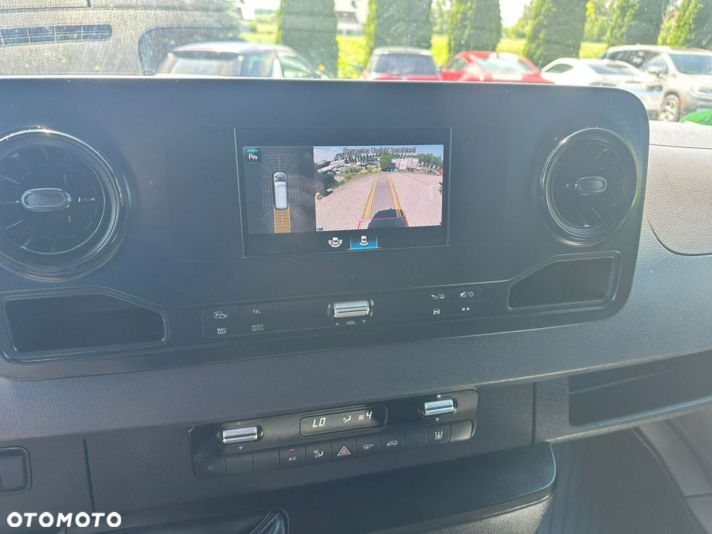 Mercedes-Benz Sprinter - 18