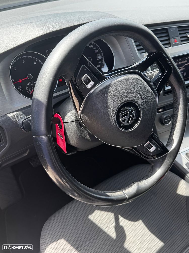 VW Golf 1.6 TDi BlueMotion Confortline - 8