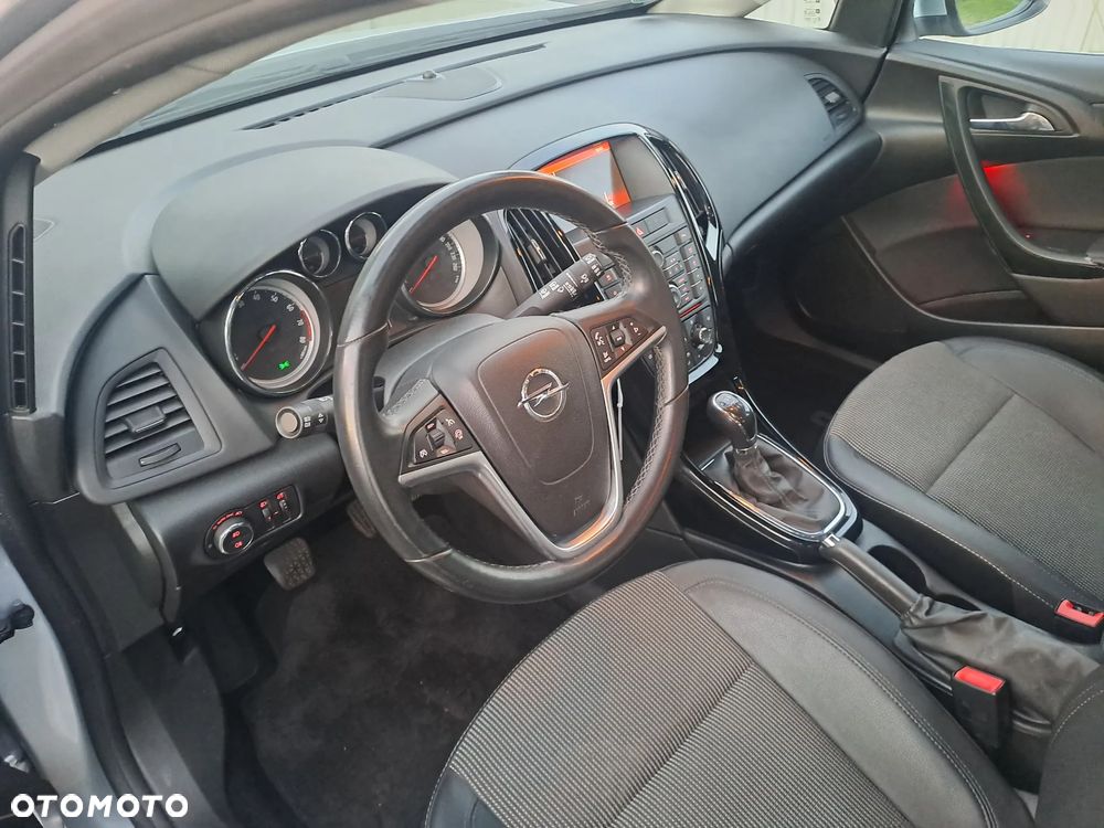 Opel Astra 1.4 Turbo Edition Sport - 2