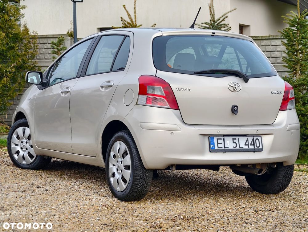 Toyota Yaris 1.33 Premium - 26