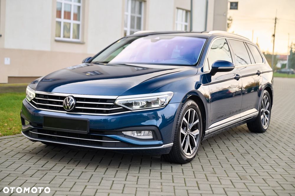 Volkswagen Passat - 1