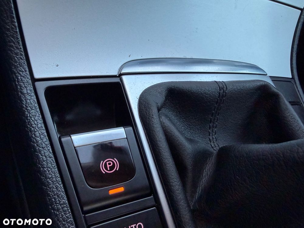 Volkswagen Passat 2.0 Blue TDI DPF Comfortline - 12