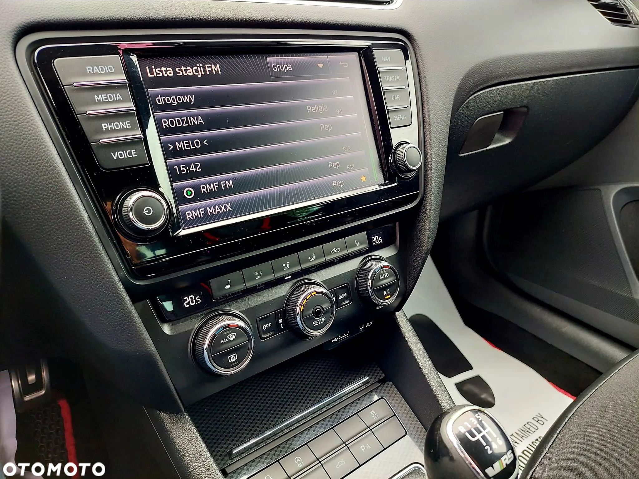 Skoda Octavia Combi 2.0 TDI RS - 24