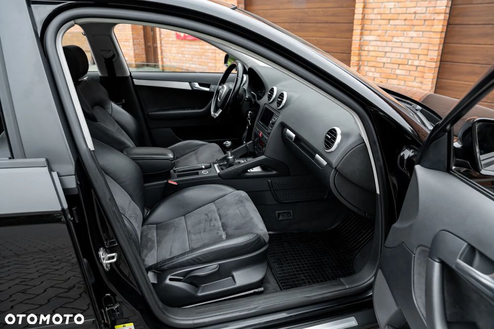 Audi A3 Sportback 2.0 TDI Ambiente - 22