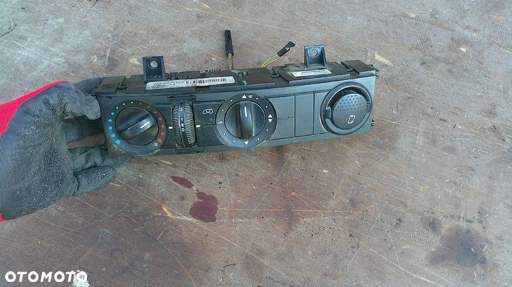 MERCEDES SPRINTER 906 PANEL KLIMATYZACJI A9068300185KZ