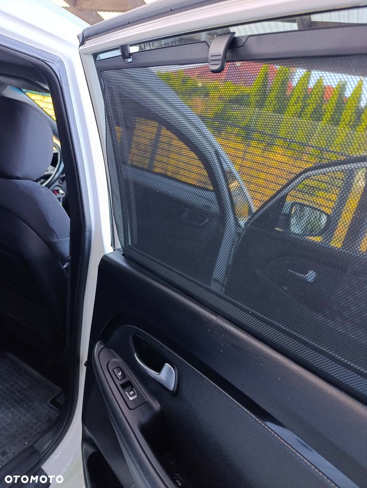 Kia Carens 1.7 CRDi L 7os - 10