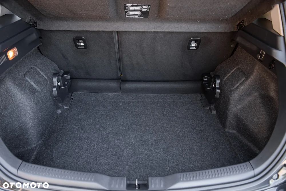 Toyota Auris 1.6 D-4D Design Edition - 29