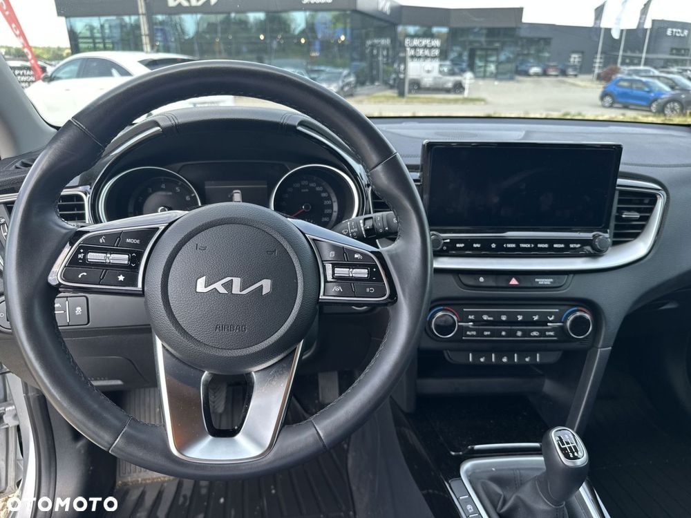 Kia Ceed - 13
