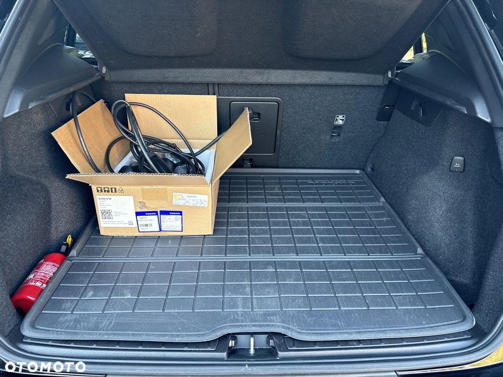 Volvo XC 40 T5 Plug-In Hybrid Plus Dark - 19
