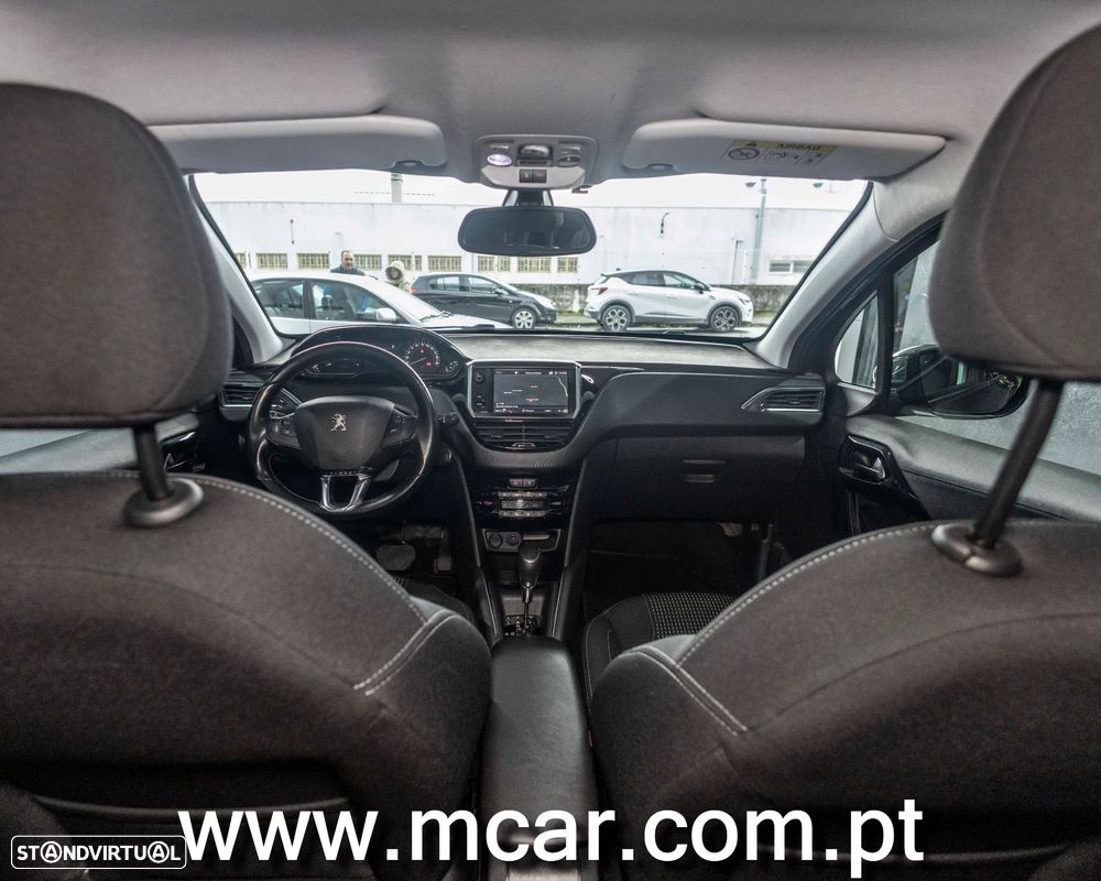 Peugeot 208 - 13