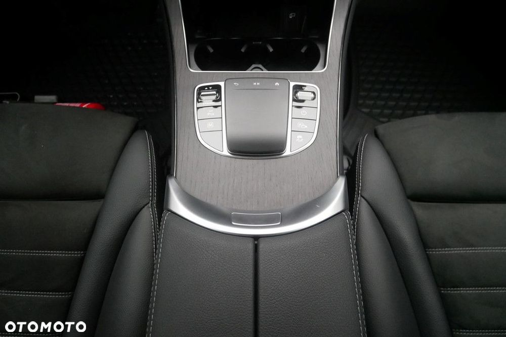 Mercedes-Benz GLC - 11