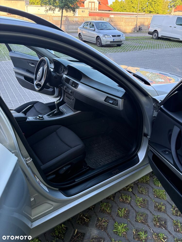 BMW Seria 3 320d DPF - 8