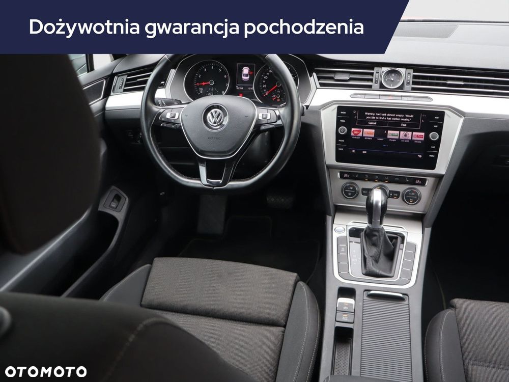Volkswagen Passat - 9