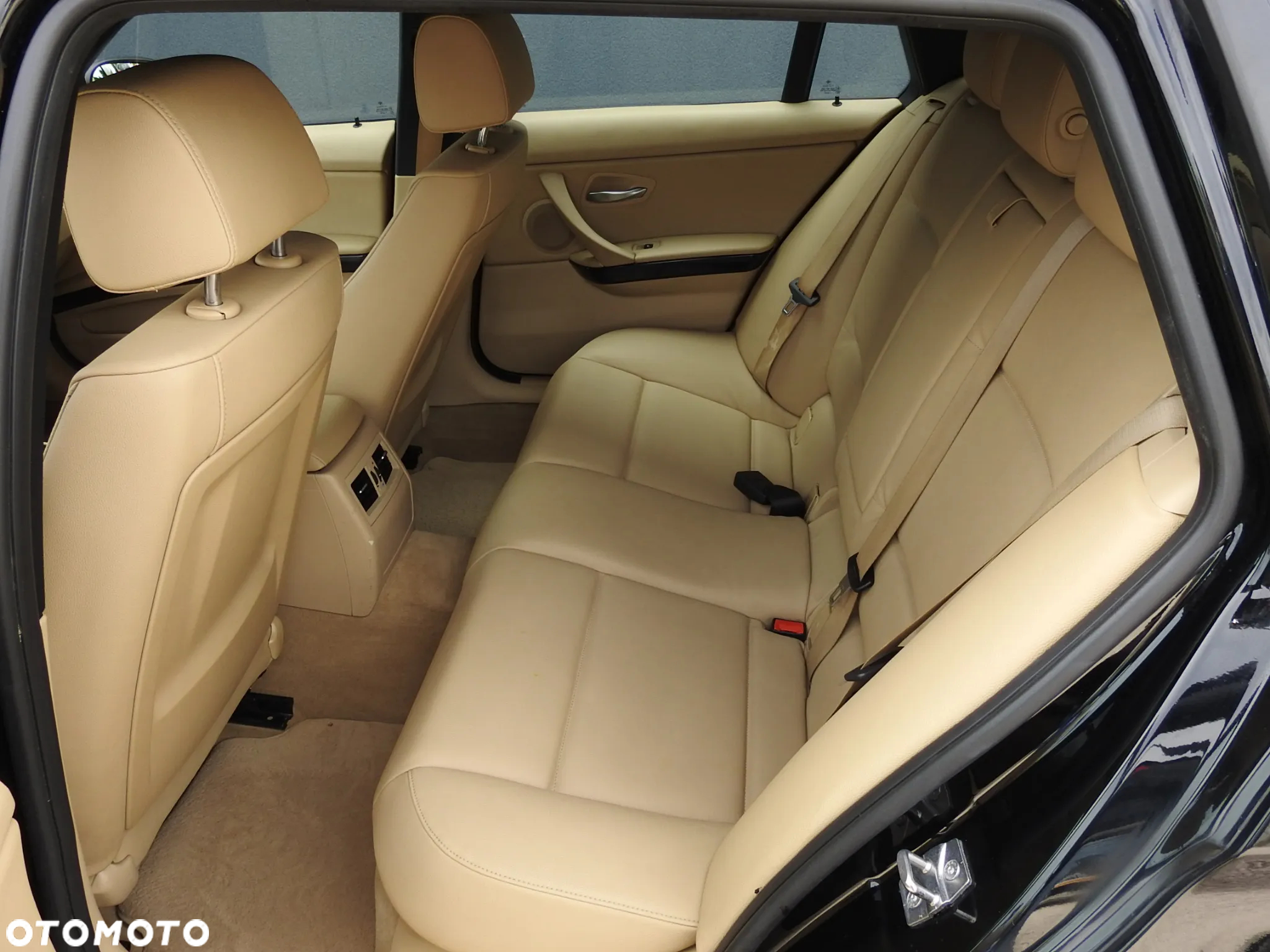 BMW Seria 3 320d Touring xDrive - 8