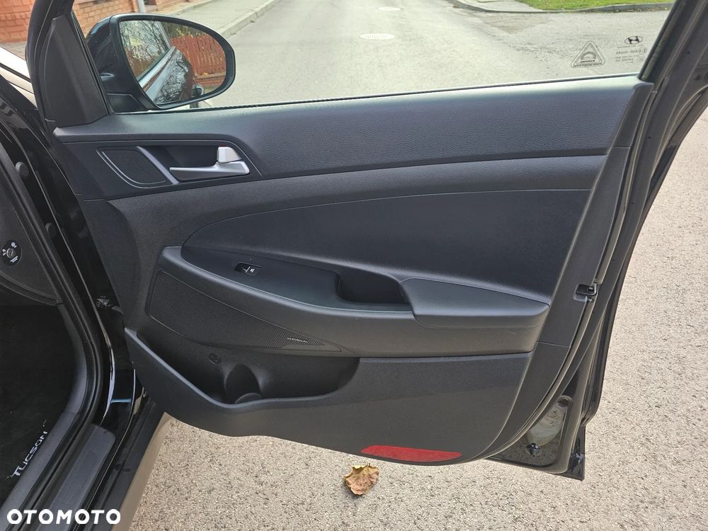 Hyundai Tucson 1.6 GDI BlueDrive GO 2WD - 26