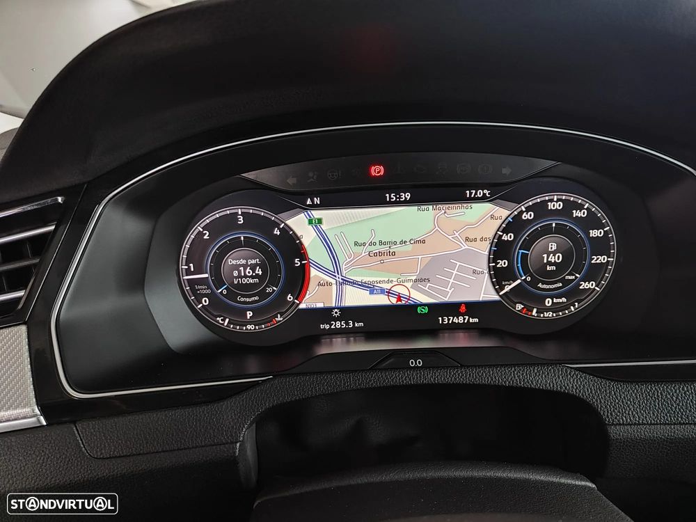 VW Passat Variant 2.0 TDi R-Line DSG - 35