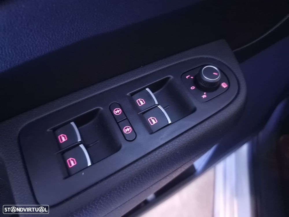 VW Sharan 2.0 TDI Blue Highline - 19