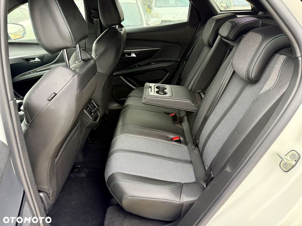 Peugeot 3008 Hybrid 136 e-DSC6 Allure - 21