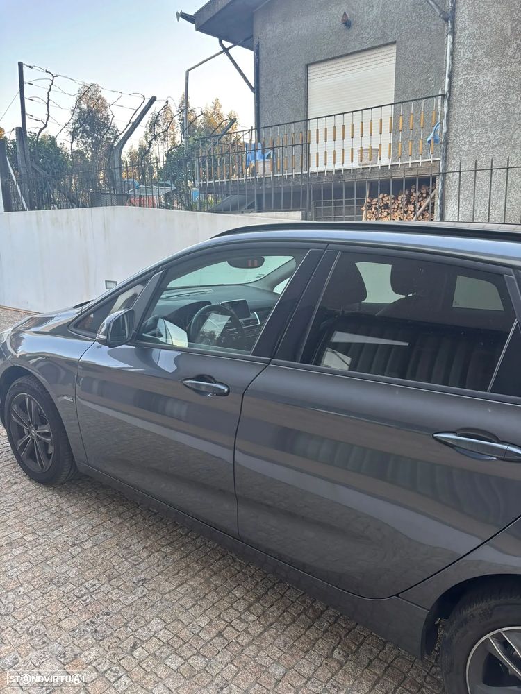 BMW 214 Active Tourer d Pack M - 8