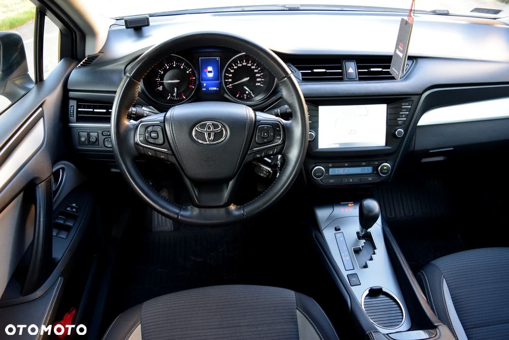 Toyota Avensis 2.0 Premium MS - 16