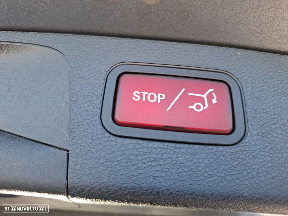 Mercedes-Benz E 220 d Avantgarde - 27