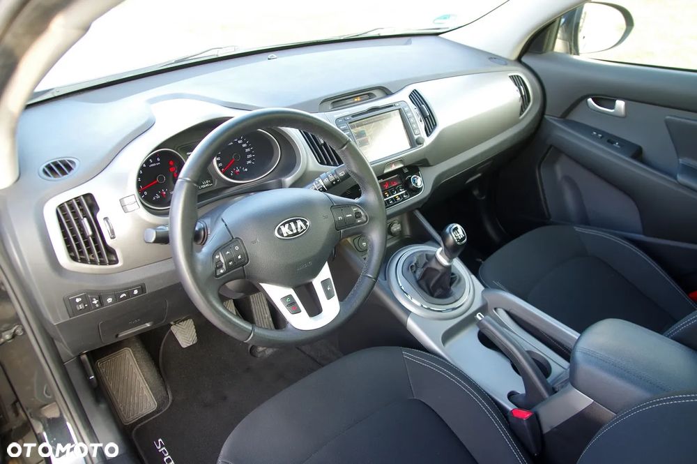 Kia Sportage 1.7 CRDI 2WD ISG Dream-Team Edition - 29