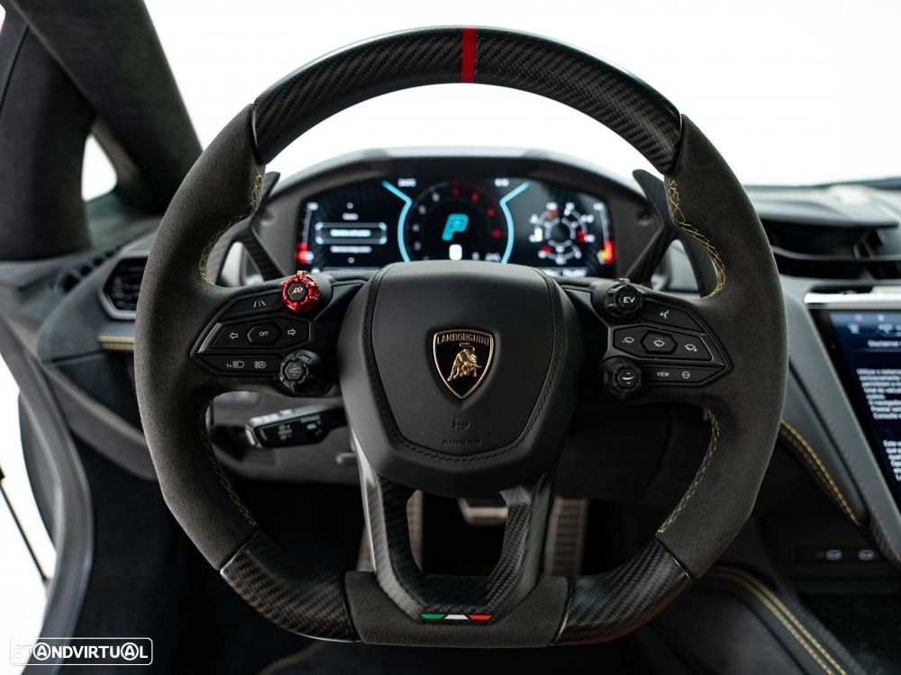 Lamborghini Revuelto - 11