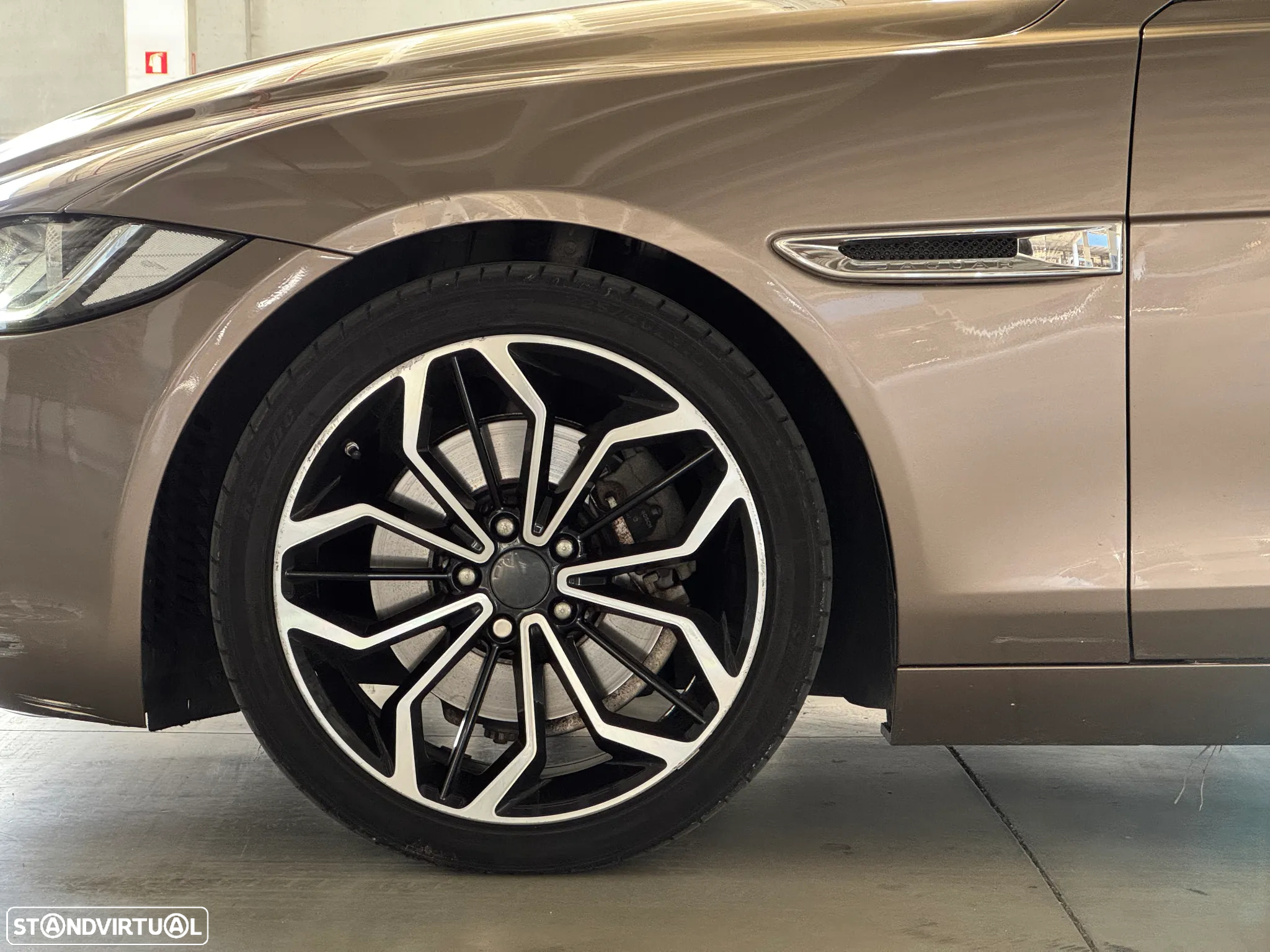 Jaguar XE 2.0 D Prestige AWD Aut. - 5