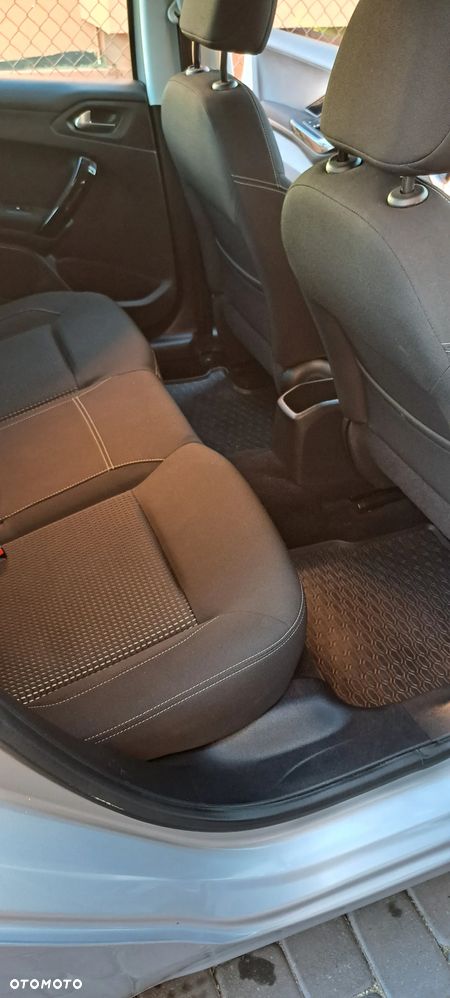 Peugeot 208 1.2 PureTech GPF Allure S&S - 9