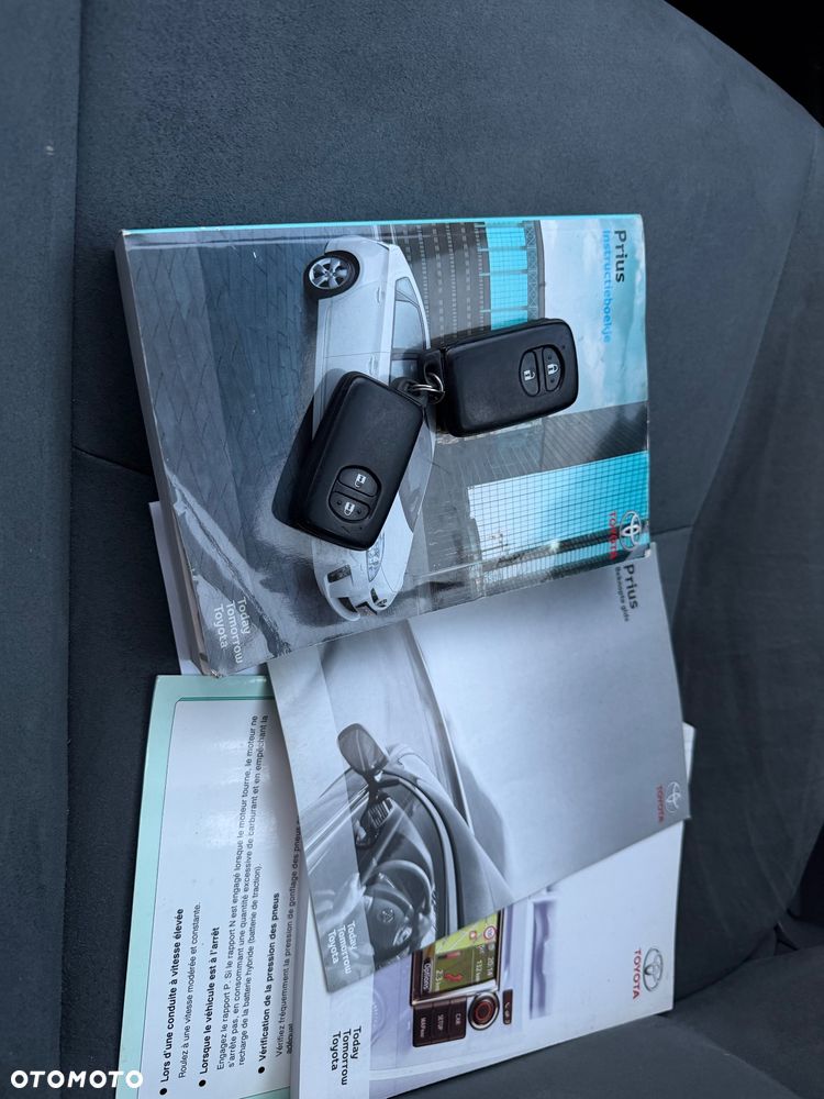 Toyota Prius 1.8 HSD Prestige - 34