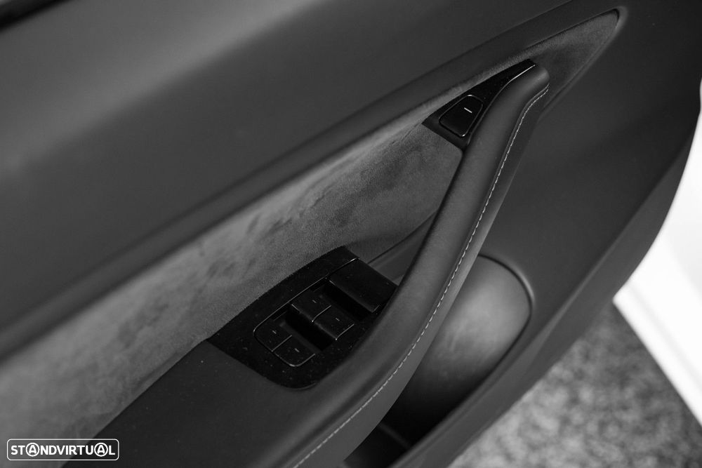 Tesla Model 3 Long Range AWD Dual Motor - 36