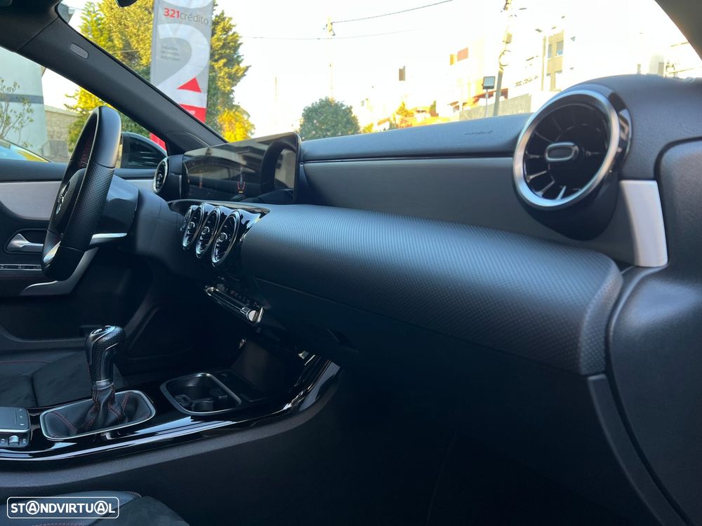 Mercedes-Benz A 180 d AMG Line - 23