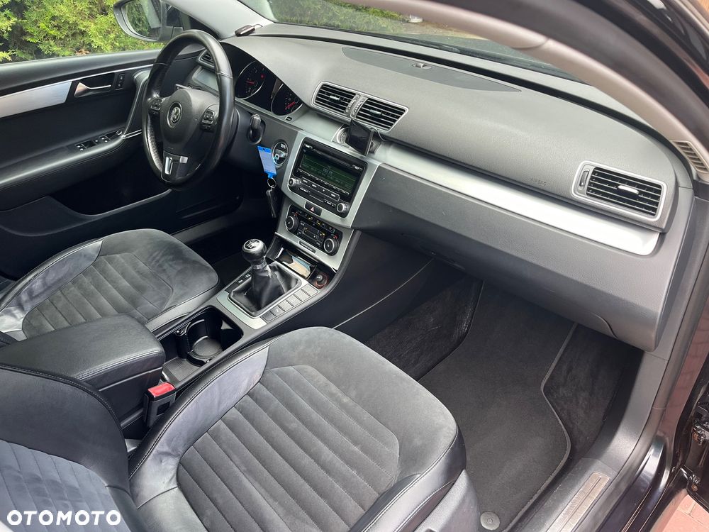 Volkswagen Passat 1.6 TDI BlueMotion Technology Highline - 18