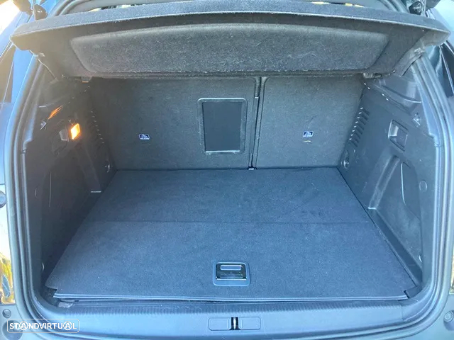 Peugeot 3008 1.6 Hybrid4 GT e-EAT8 - 46