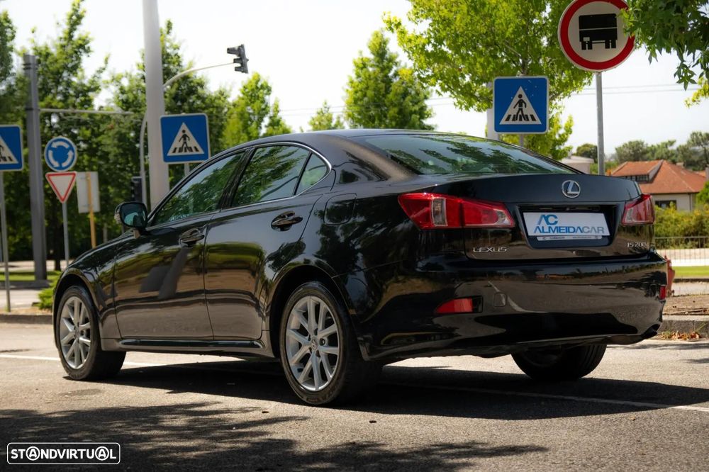 Lexus IS 200 d P.Executive 6G - 11