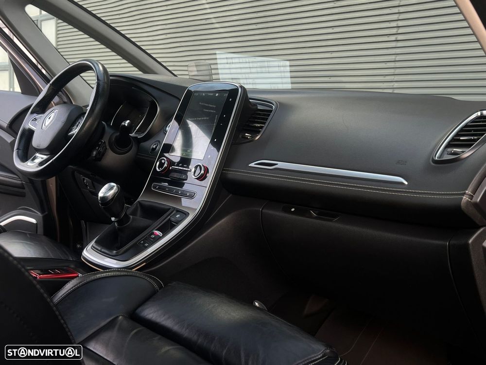 Renault Grand Scénic dCi 110 Paris - 25